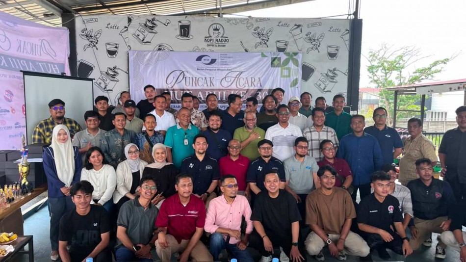 HUT ke-30 APJII di Pekanbaru Jadi Saksi Solidnya Industri Internet Riau Menembus Pasar Dunia