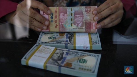 Rupiah Cetak Rekor Baru di Rp17.865 per Dolar AS, Ekonom Nilai Pasar Khawatir Stabilitas Ekonomi