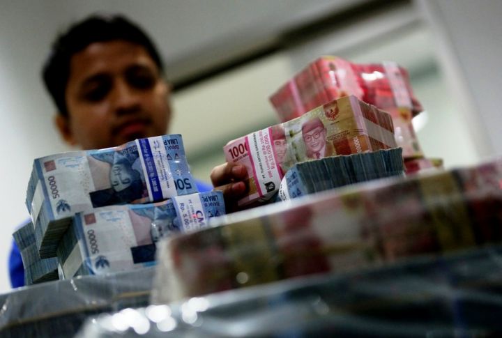 Sempat Tertekan, Rupiah Berbalik Menguat ke Rp17.805 per Dolar AS