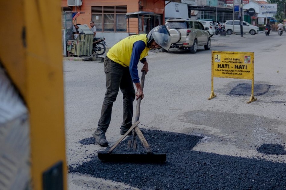 Pemko Pekanbaru Kejar Target Perbaikan 42 Kilometer Jalan, 13 Kilometer Sudah Rampung 