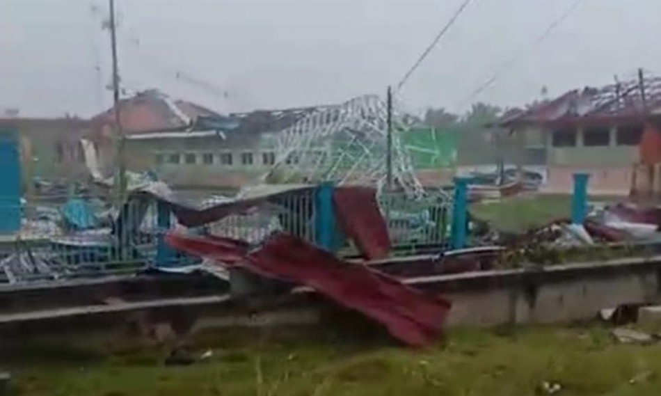 Puting Beliung di Desa Api-Api: Sekolah Hancur, Harapan Siswa Tak Boleh Roboh, Ujian Di Depan Mata