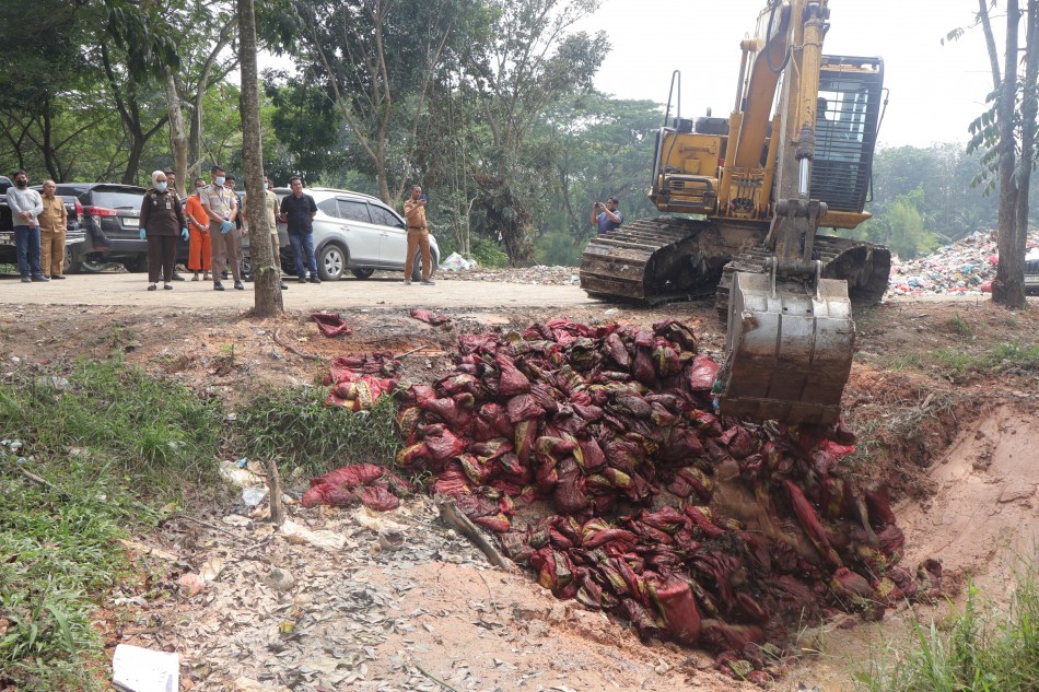 7,5 Ton Bawang Merah Sitaan Dimusnahkan  Polres Pelalawan