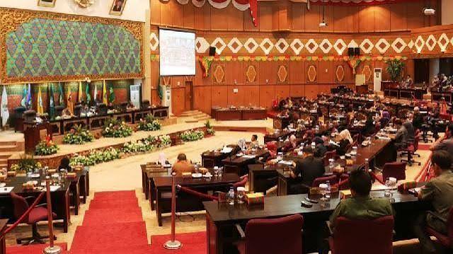 DPRD Riau Tetapkan 12 Komisioner KI dan KPID, Ini Nama-namanya