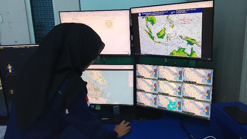 335 Titik Panas Terdeteksi di Riau, Asap Kiriman dari Pelalawan Bikin Kualitas Udara Pekanbaru Tak Sehat