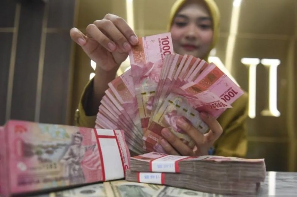 Rupiah Melemah ke Rp17.884, Investor Cermati Arah Suku Bunga The Fed dan BI