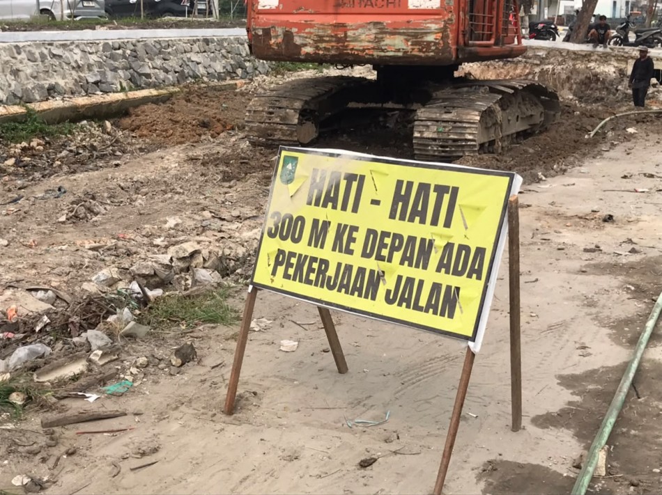 Pelebaran Jalan HR Soebrantas Pekanbaru Terganggu Banjir, Target Rampung Desember 2026