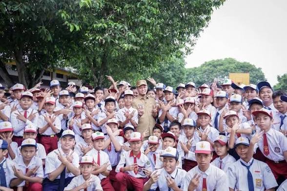 Pemko Pekanbaru Segera Bagikan Seragam Gratis untuk 20 Ribu Siswa SD dan SMP