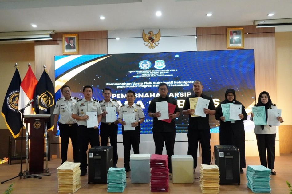 145.731 Berkas Keimigrasian Dimusnahkan Imigrasi Pekanbaru
