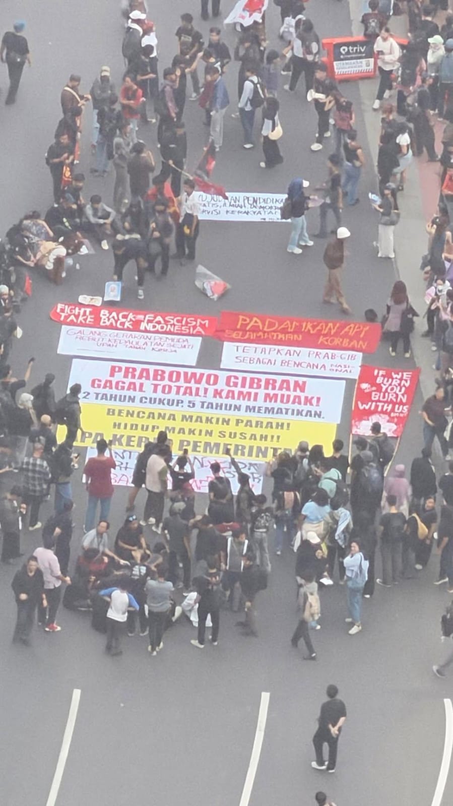 Sumpah Pemuda di Bundaran HI Memanas, 14 Ribu Polisi Kawal Aksi Mahasiswa