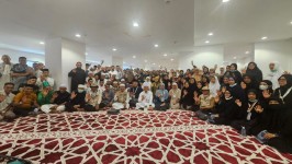 Kabar dari Tanah Suci: Tangis Haru Jemaah Pecah Saat Dikunjungi Wawako Pekanbaru di Makkah