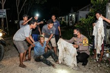 Dikejar Warga hingga Lari Terbirit-birit, 'Pocong' di Kulim Ternyata Seorang Tuna Wisma