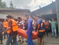 Tragedi Kapal Pompong di Sungai Apit: Desmon Ditemukan Meninggal Dunia, Dua Korban Masih Dicari