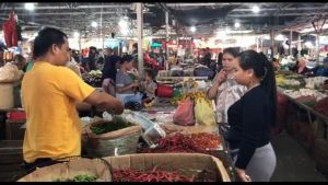 Cabai Turun hingga Rp30 Ribu per Kg, Tomat Tetap Rp20 Ribu Meski Banjir Pasokan di Pekanbaru