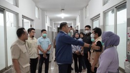 BGN Hentikan Sementara Operasional Dapur MBG di Semarang Usai Ratusan Siswa Diduga Keracunan